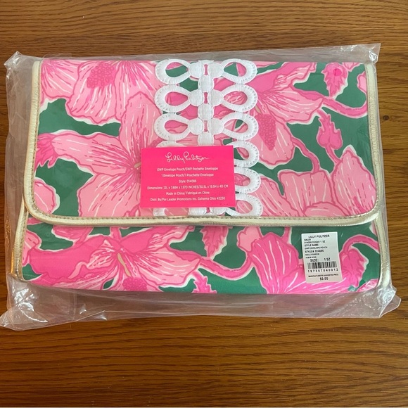 Lilly Pulitzer Handbags - Lilly Pulitzer Envelope Pouch Hibis Kiss